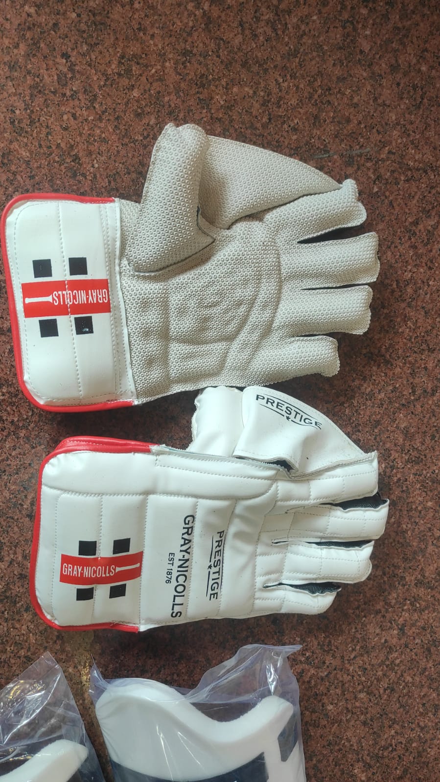 Wicket keeper gloves